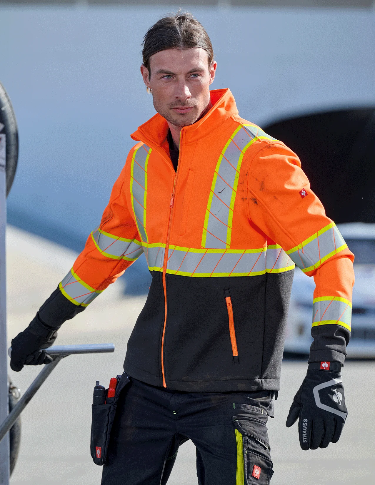 High Visibility Softshell Jacket Class 2 - Image 3