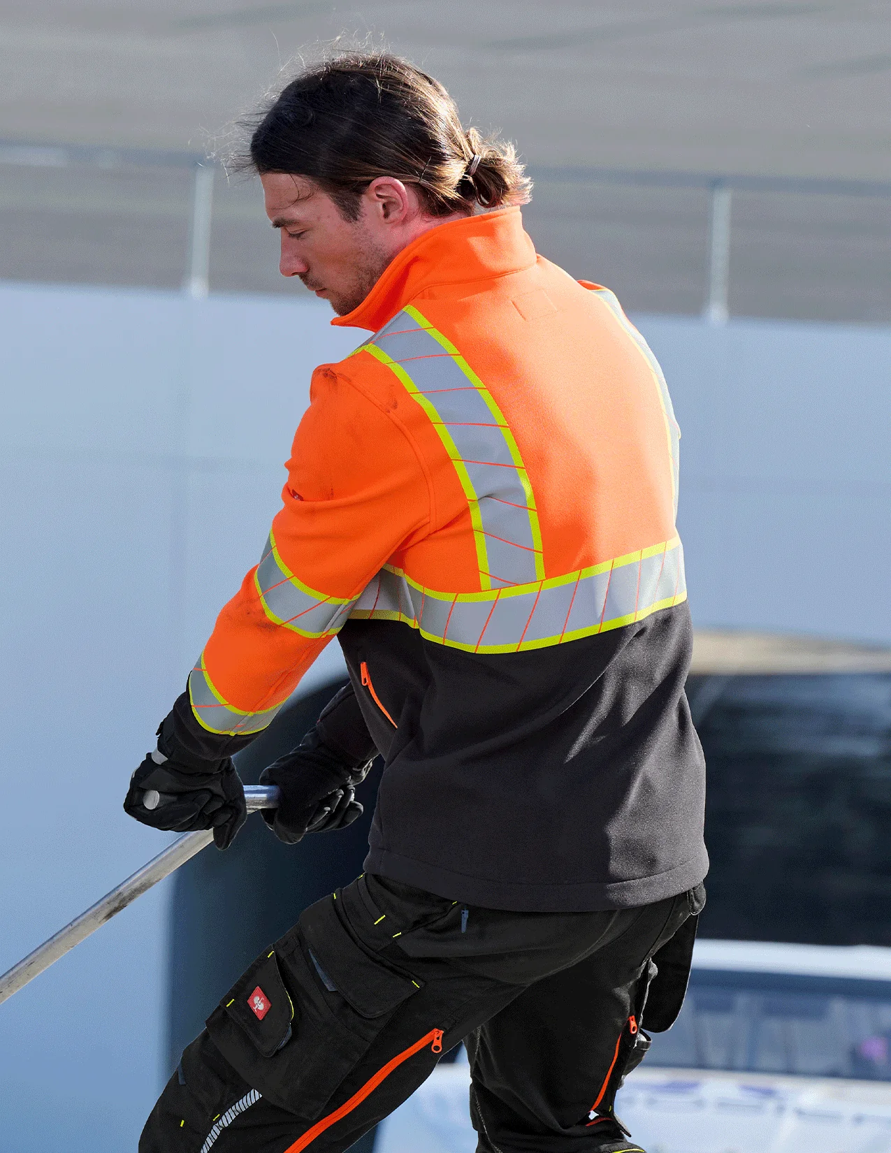 High Visibility Softshell Jacket Class 2 - Image 4